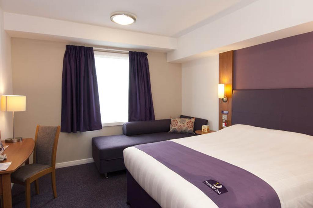 Premier Inn Ashford Central الغرفة الصورة